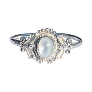Vintage .925 Sterling Silver & White Moonstone Dainty Petite Ring Size 8.5